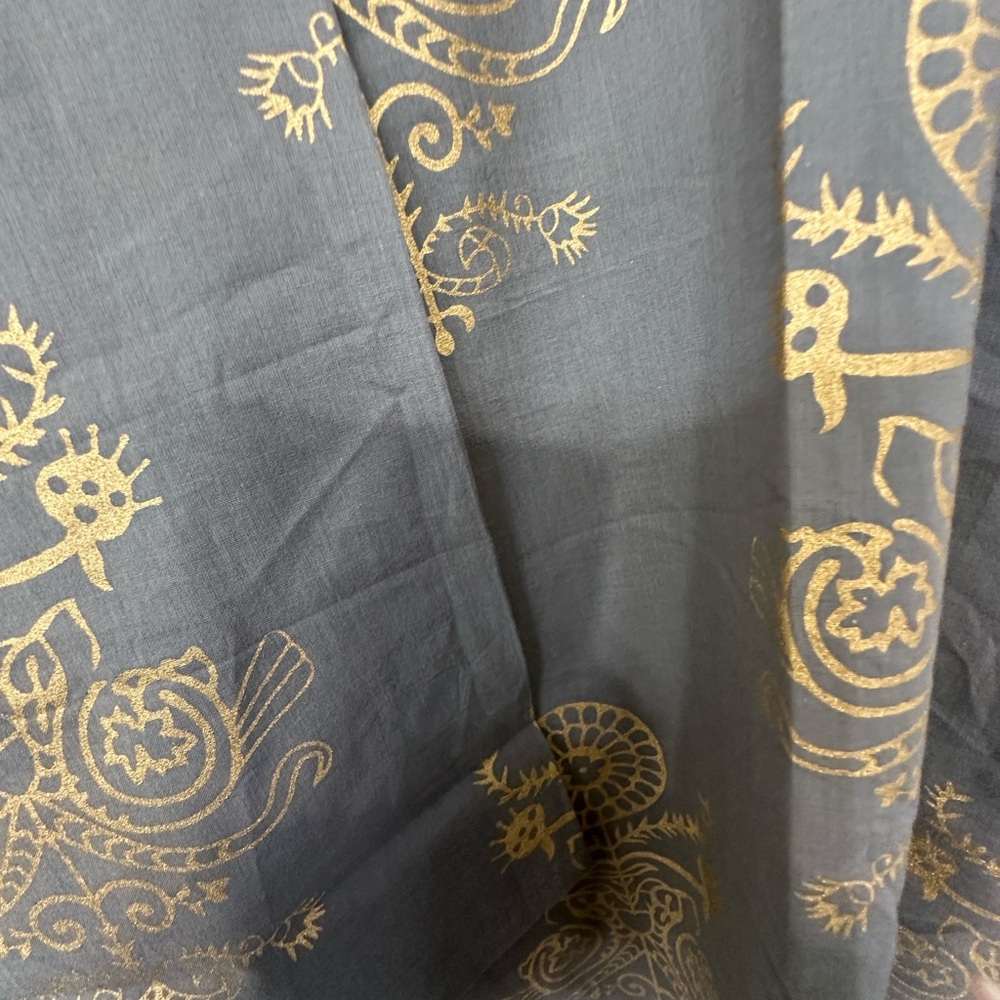 SALE‼️Gray and Gold Patterned Gharara and Kameez set in size 25” in pure Cotton. - Picture 10 of 16